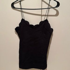 Scallop neck black tank